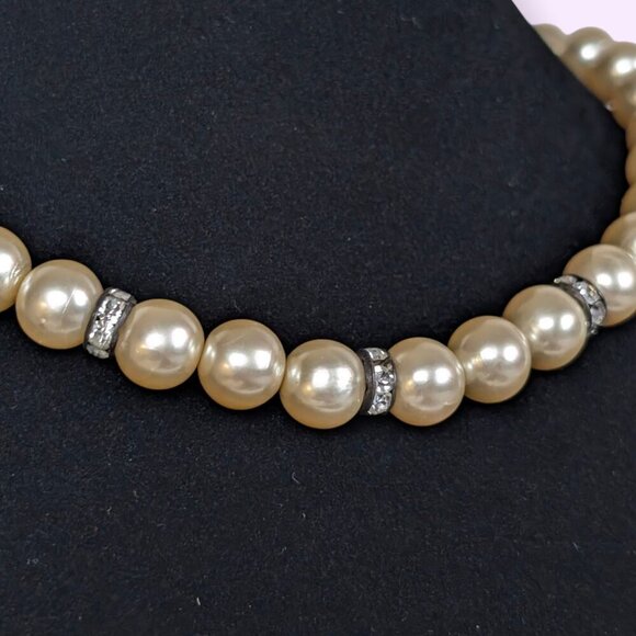 Vintage Glass Pearl Choker Necklace - Picture 3 of 5